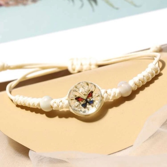 Butterfly String Bracelet Adjustable - Picture 4 of 9